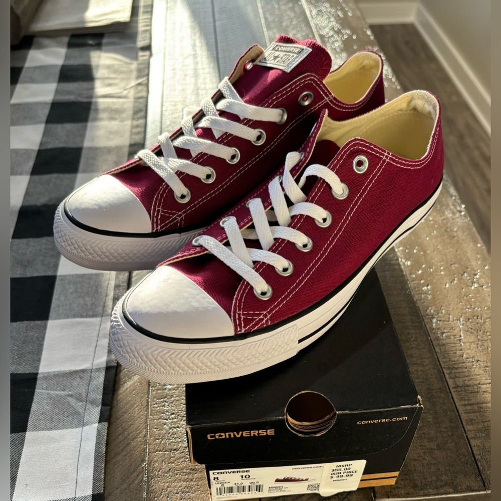 Brand: Converse
Color: Maroon
Size: 8 Mens/10 Womens
Condition: BRAND NEW
